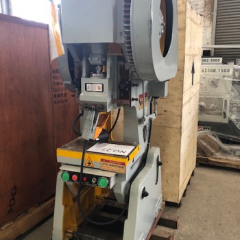 e6947f1c480d4f95a07340339ddaedb9[1]