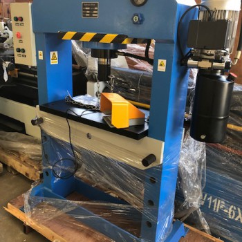 e69e470487c54958abc5afadfe6d300a[1]